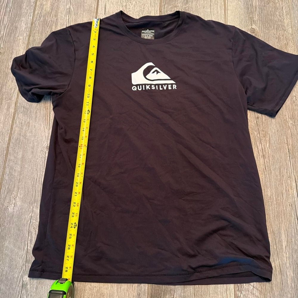 Quiksilver black t-shirt with white logo